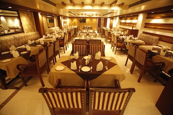 mahalakshmi palace hotel