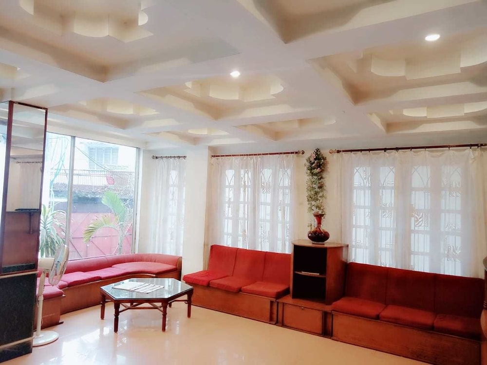 Hotel Niladrii Palace(Siliguri),Darjeeling>>Bagdogra,3 star
