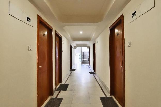oyo 14411 hotel royal