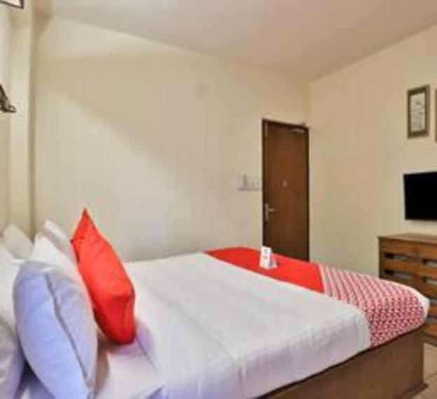 oyo 14411 hotel royal