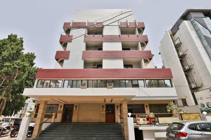 oyo 14411 hotel royal