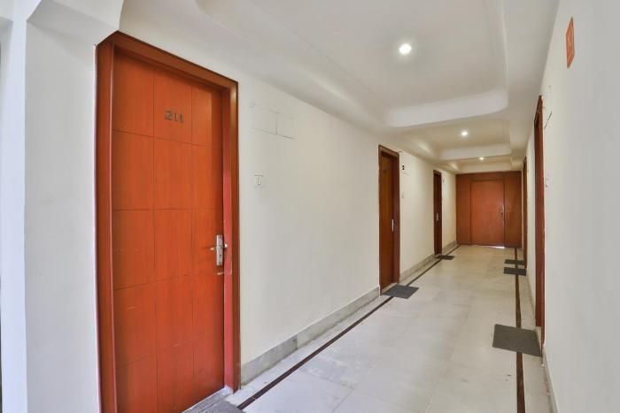 oyo 14411 hotel royal