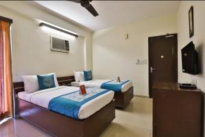 Oyo 14411 Hotel Royal,India>>Vadodara,2 star