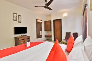 oyo 14411 hotel royal