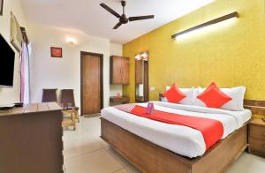 oyo 14411 hotel royal