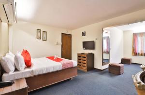 oyo 14411 hotel royal