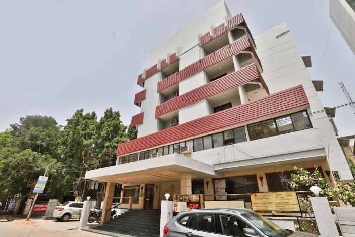 oyo 14411 hotel royal