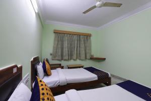 Spot On Hotel Hilltop,India>>Vadodara,2 star