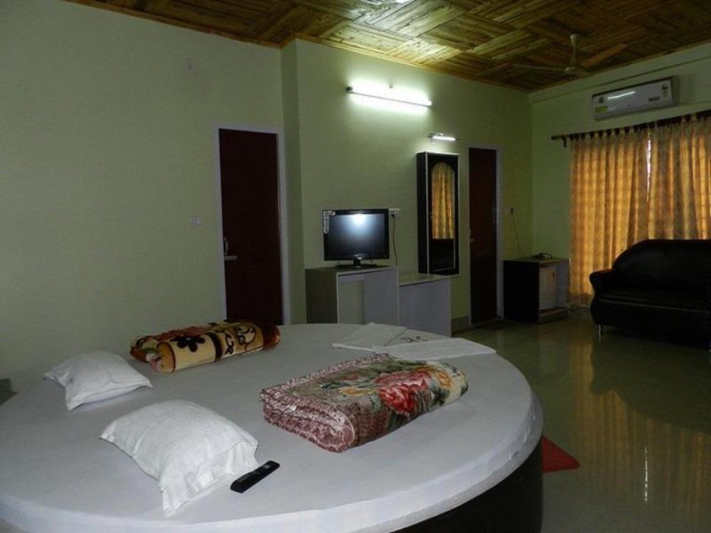 oyo 28412 green touch eco resort