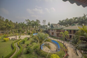 oyo 28412 green touch eco resort