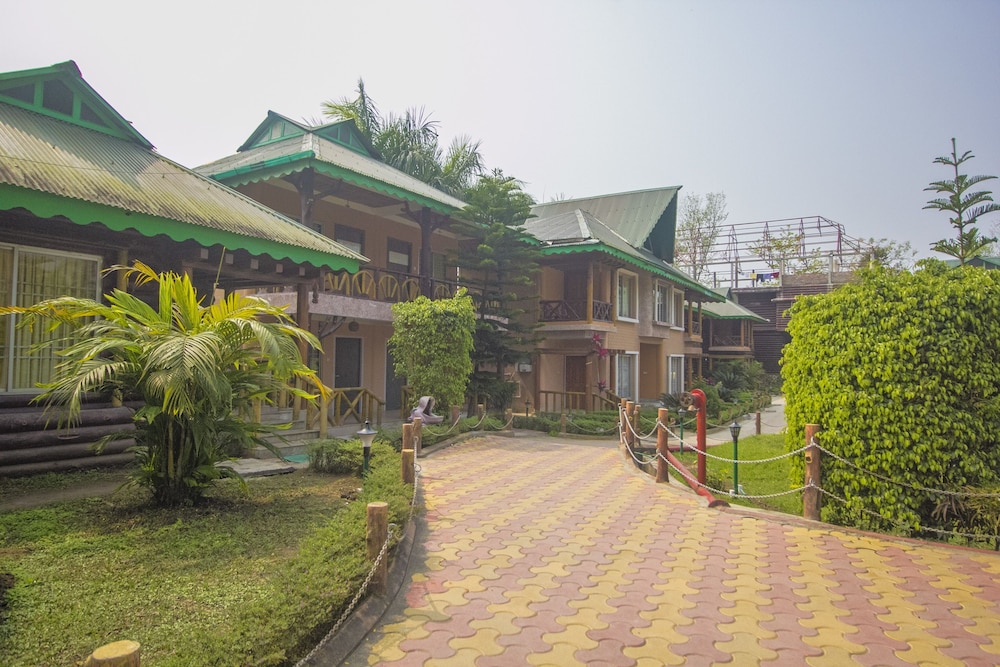 Oyo 28412 Green Touch Eco Resort,1, Lataguri- Rajadanga- Malbazar Road,3 star