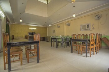 oyo 28412 green touch eco resort