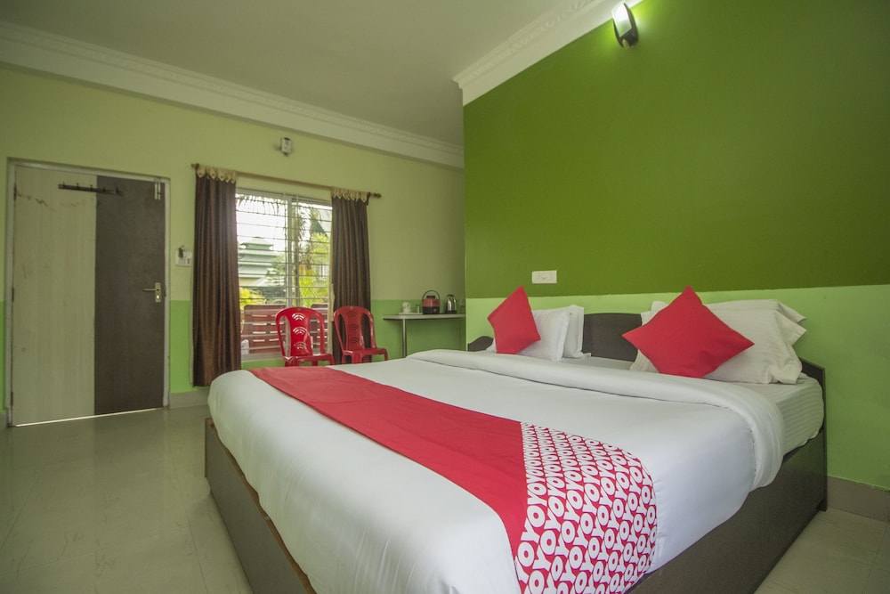 oyo 28412 green touch eco resort