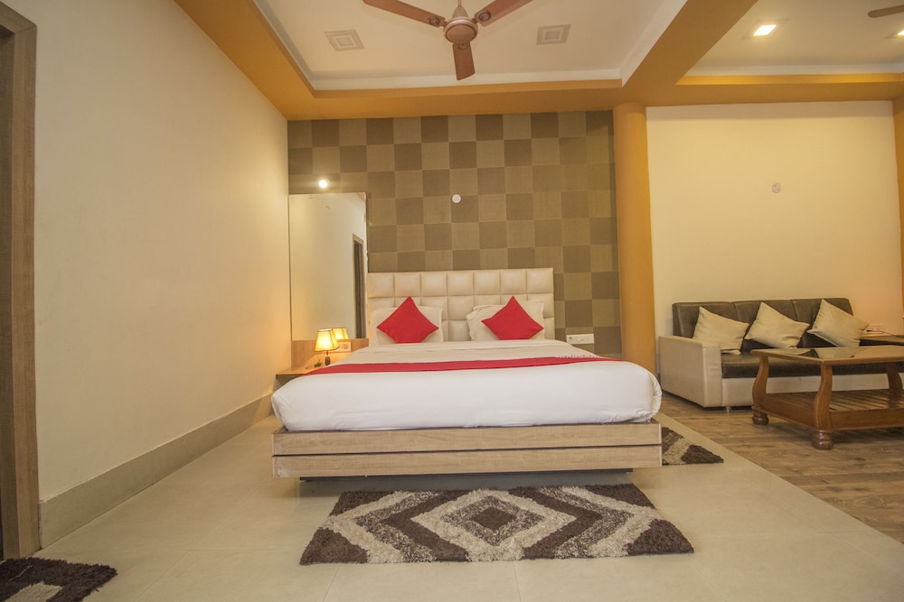 oyo 28412 green touch eco resort