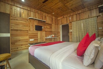 oyo 28412 green touch eco resort