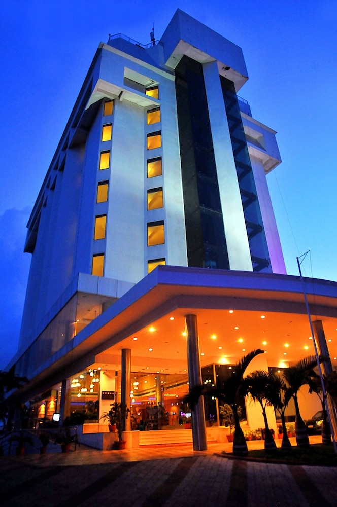 the quilon beach hotel and convention center