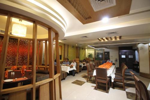 Hotel Meera,Near Mahant Ghasidas Museum,3 star