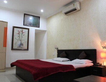 hotel amit regency