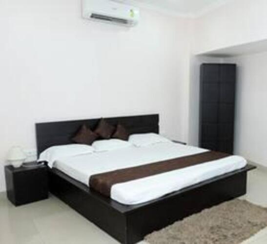 hotel amit regency