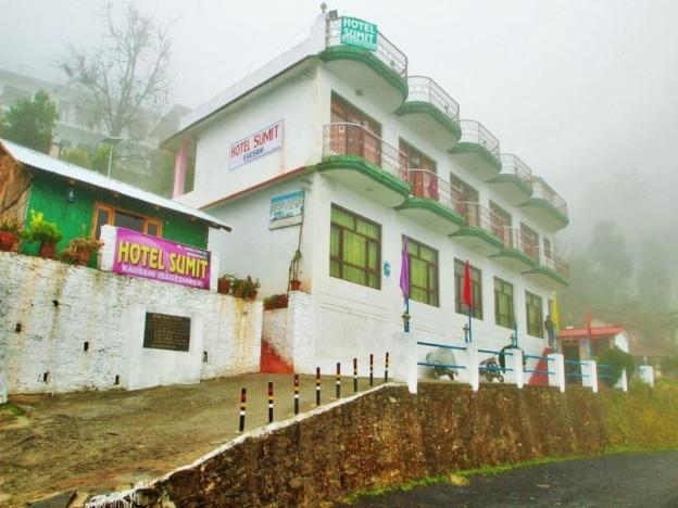 hotel sumit kausani