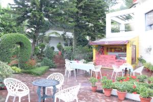 8fold pinecrest by larisa bhimtal