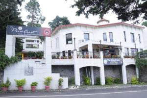 8fold pinecrest by larisa bhimtal