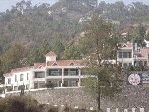 8fold pinecrest by larisa bhimtal