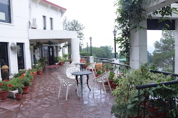 8fold pinecrest by larisa bhimtal