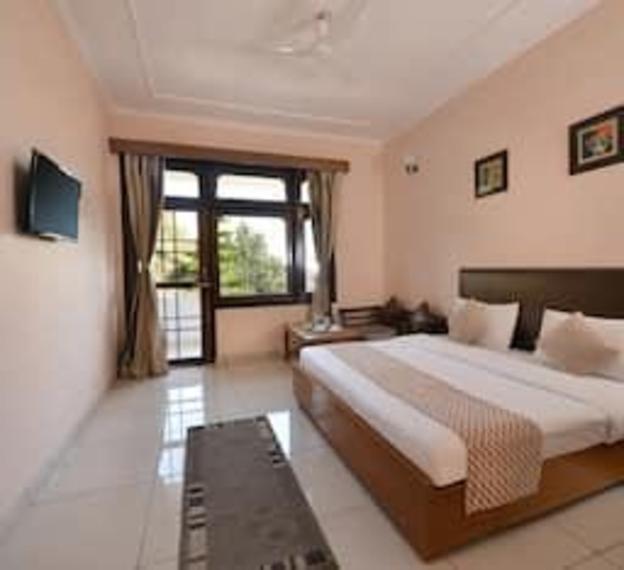 hotel maya regency bhimtal