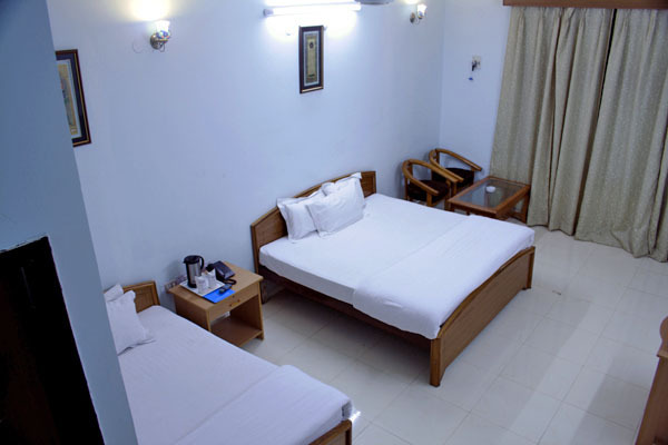 hotel maya regency bhimtal