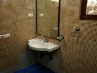 Hotel Sheel Gopal Vision,Mathura Junction,3 star
