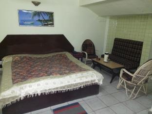 Raj Hotel,Allahabad Junction,2 star