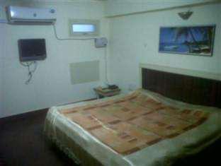 Raj Hotel,Allahabad Junction,2 star