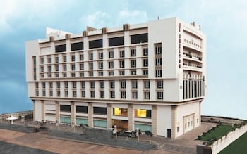 Hotel Shelton Rajamahendri,Near Gowthami Ghat,3 star