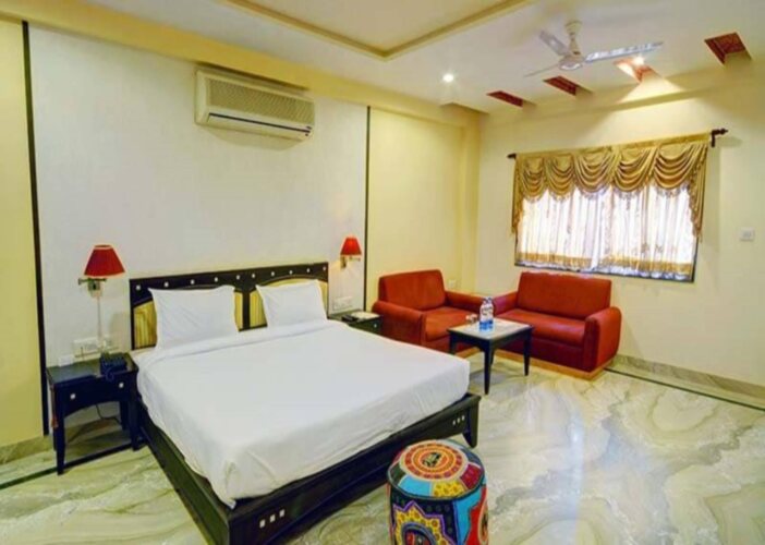hotel kailash international