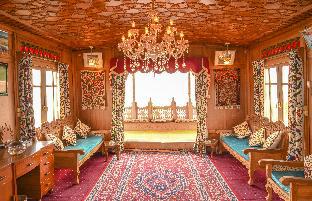 Houseboat New Golden Flower,Dal Lake,3 star