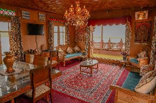 Houseboat New Golden Flower,Dal Lake,3 star