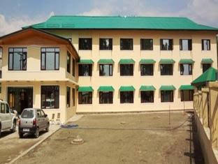 hotel curios all seasons