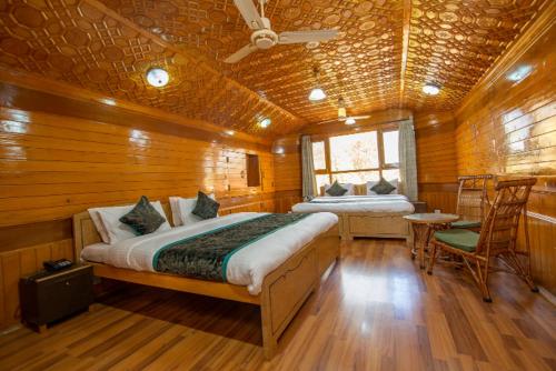 Hotel Alhamra Retreat,Pazzalpura,3 star