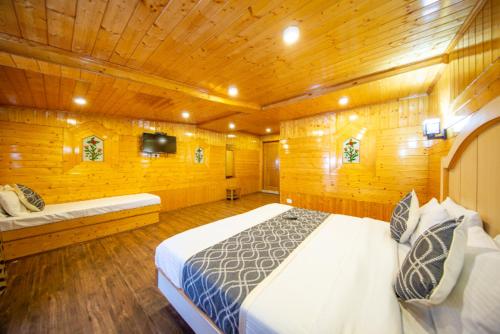 Hotel Alhamra Retreat,Pazzalpura,3 star