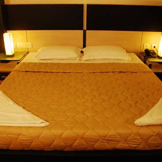 Hotel Sun Park,Rangapillai Street,3 star