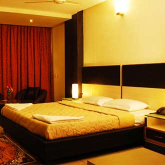 Hotel Sun Park,Rangapillai Street,3 star
