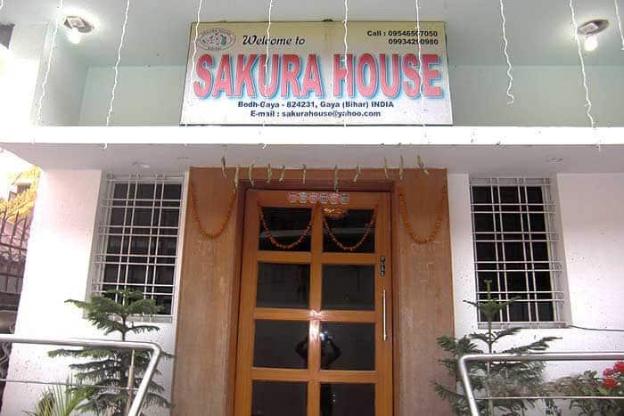 hotel sakura house