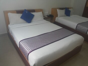 hotel white parrot