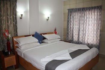 hotel white parrot