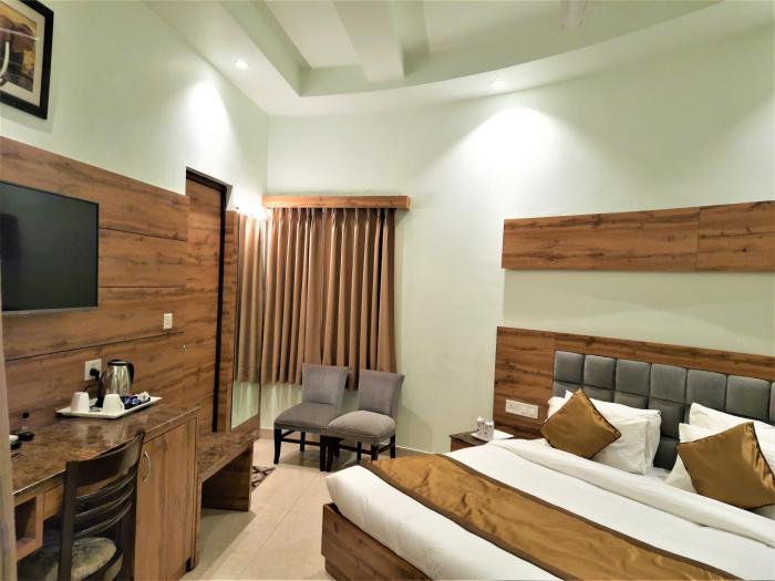 wood castle spa and resort