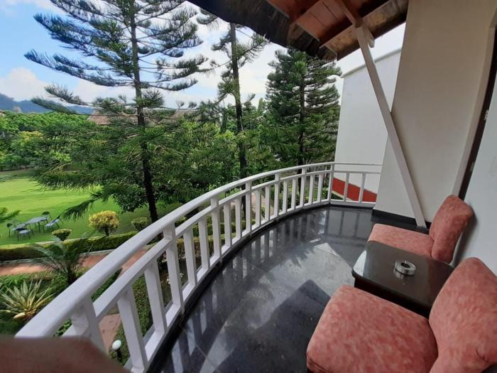 wood castle spa and resort