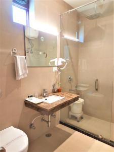 wood castle spa and resort