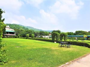 wood castle spa and resort