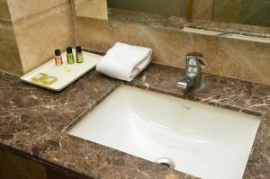 wood castle spa and resort